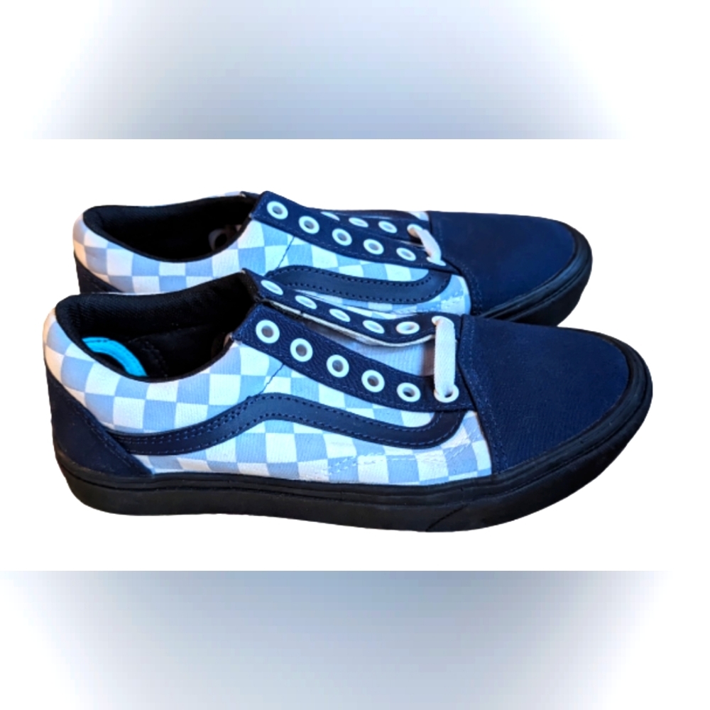 NWOB Vans Ward navy, light blue/white checkered sturdy canvas upper, round toe